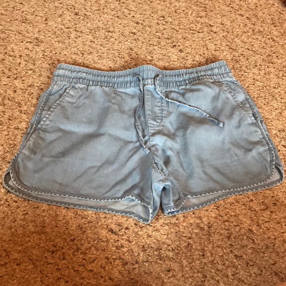 GAP Pants - BNWOT Gap Tencil Shorts